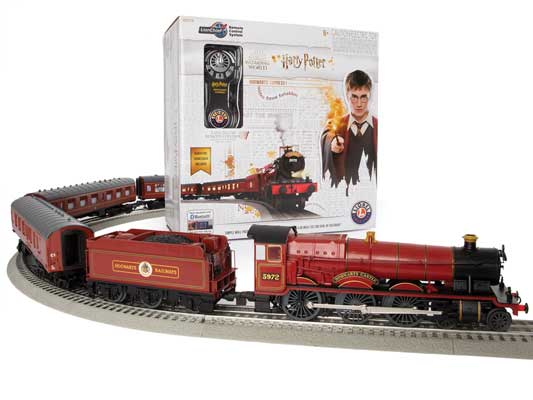 Lionel 2123140 Harry Potter Hogwarts Express - 3-Rail - LionChief 5.0 Bluetooth Harry Potter Hogwarts Express - 3-Rail - LionChief 5.0 Bluetooth Sound and Con -- 4-6-0 Locomotive, 3 Cars; FastTrack(R) Oval, Power Pack, Remote