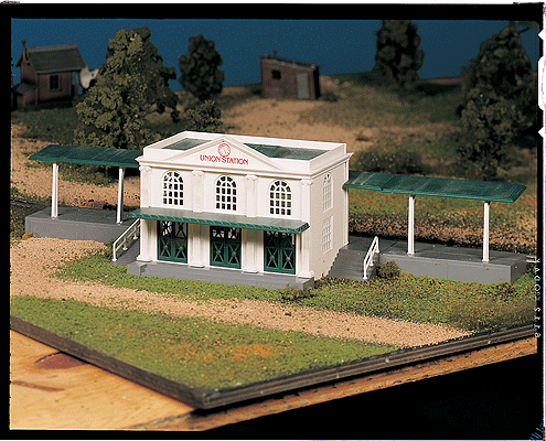 Bachmann 45976 O Plasticville U.S.A. Classic Kits -- Union Station