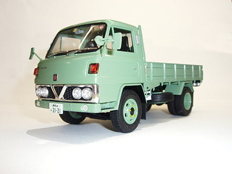 Fujimi 011349 1/32 Mitsubishi Fuso Canter T200 1975