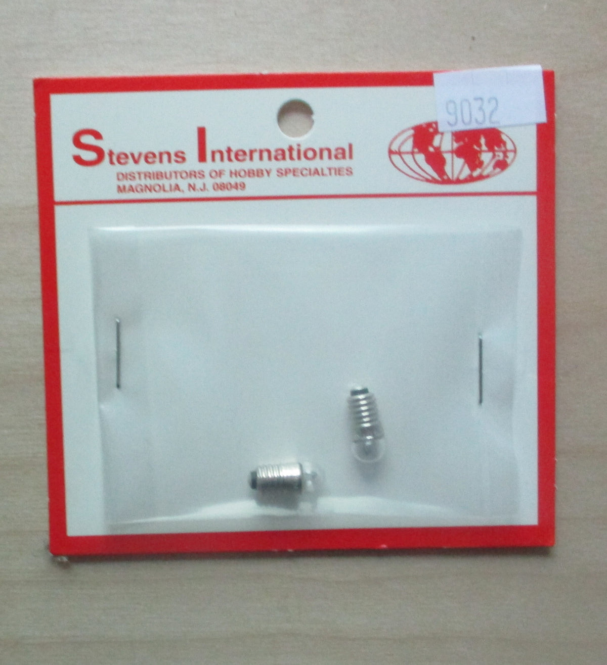 Stevens International 9032 12v Clear Screw Base Small Globe Bulb
