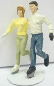 Arttista Accessories 1394 O 1394 Couple Ice Skating